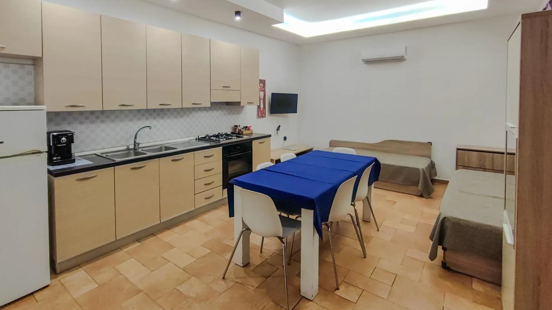 Case Vacanze Mare Nostrum Aparthotel Campofelice Di Roccella