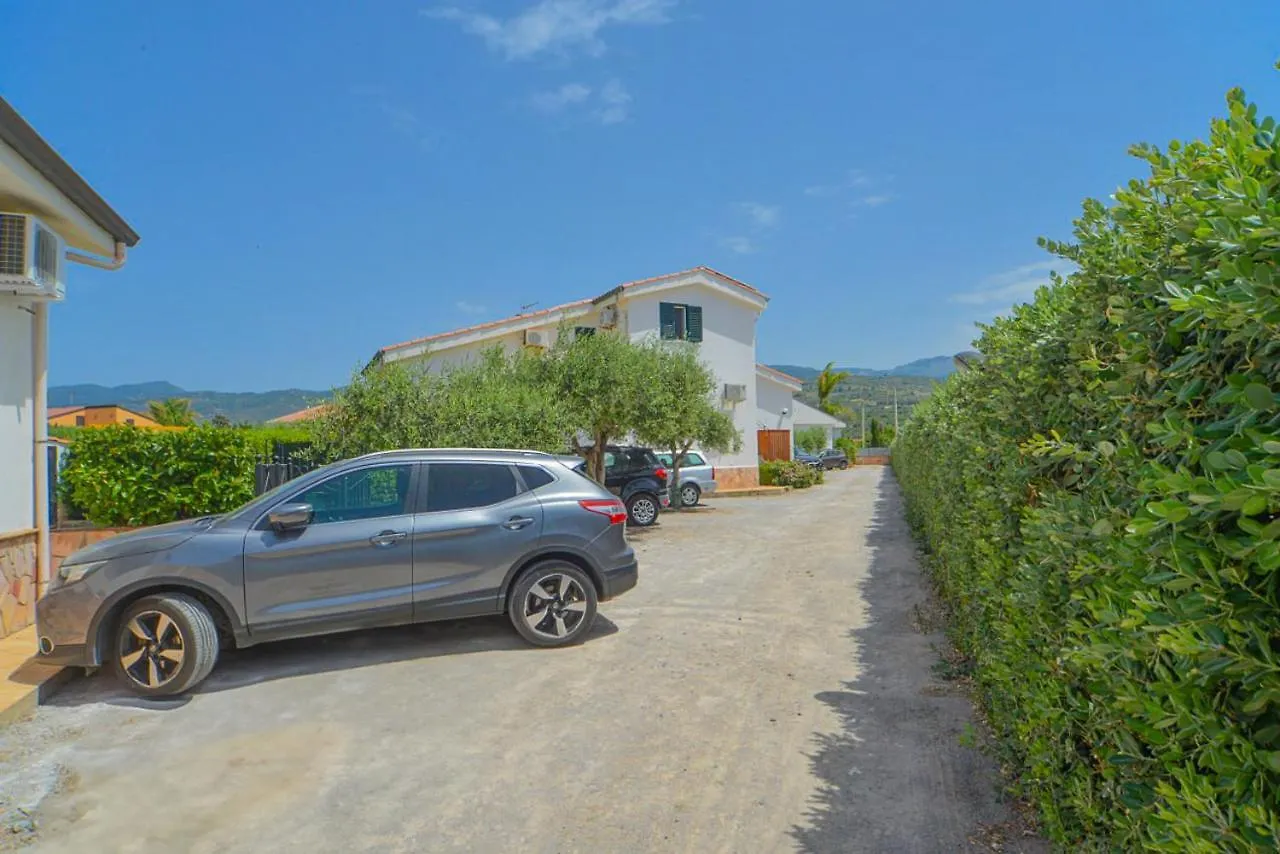 Case Vacanze Mare Nostrum Aparthotel Campofelice Di Roccella Holiday home